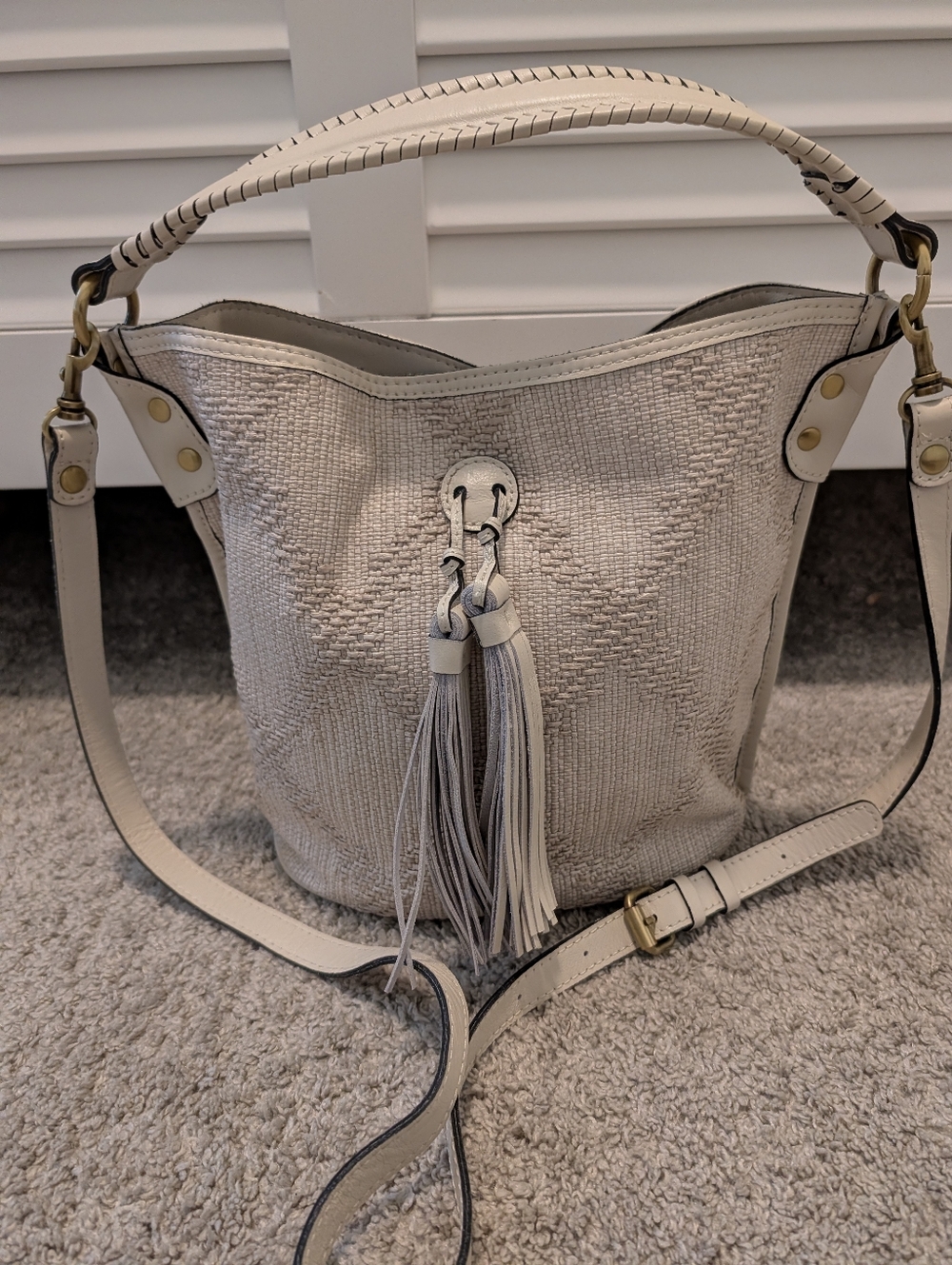 Patricia Nash Octavia Winter White Textured Leather Bucket Crossbody
